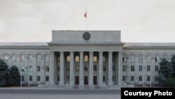 Здание правительства Кыргызстана.