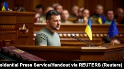 За словами Володимира Зеленського, легіонери заслуговують бути громадянами України, також це справедливо поширити і на їхніх рідних.