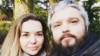 «Ніводнага дня паасобку, акрамя працы і турмы». Гісторыя беларускі, якая ад каханьня села за стырно фуры