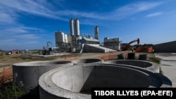O vedere generală a șantierului Centralei Nucleare Paks II, din Paks, Ungaria, 22 septembrie 2023.