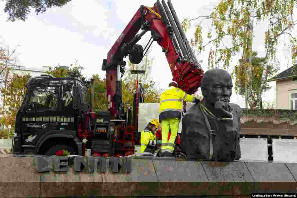 Finland's last publicly displayed likeness of Lenin being removed from Kotka, in southeastern Finland, in October 2022. 