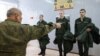 Призывники в российском военкомате