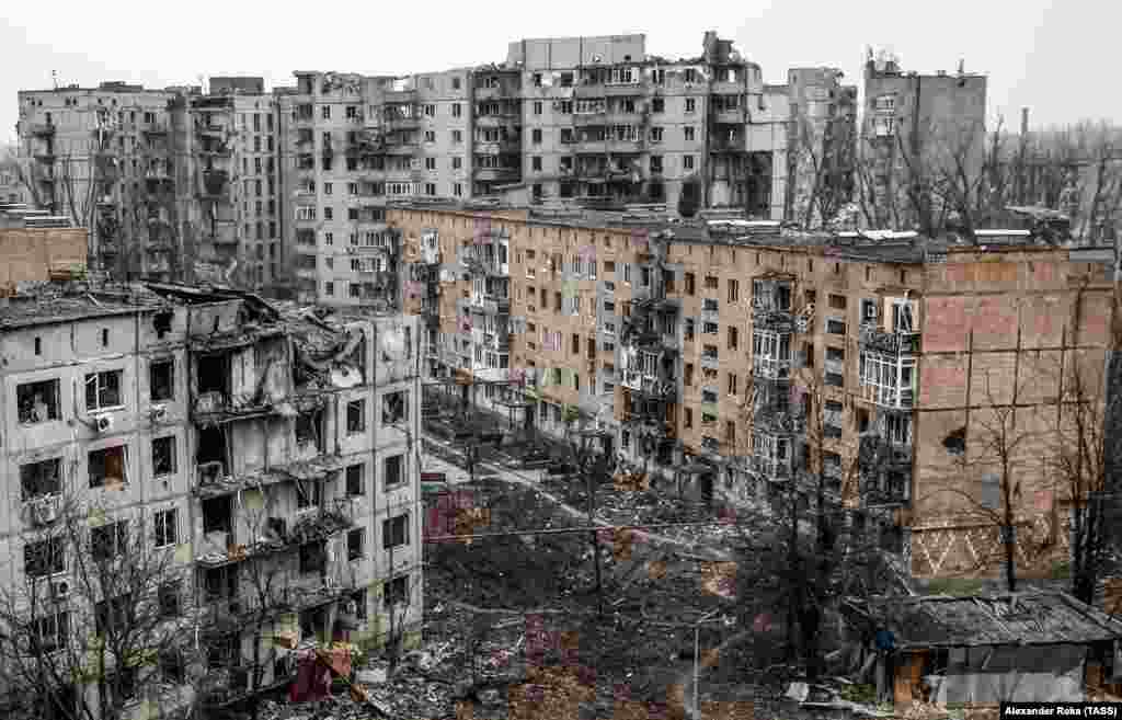 Разрушенные жилые дома в Авдеевке, 22 февраля 2024 года. 17 февраля Киев&nbsp;объявил&nbsp;о своем выводе своих войск из города, &laquo;чтобы избежать окружения и сохранить жизни и здоровье военнослужащих&raquo;