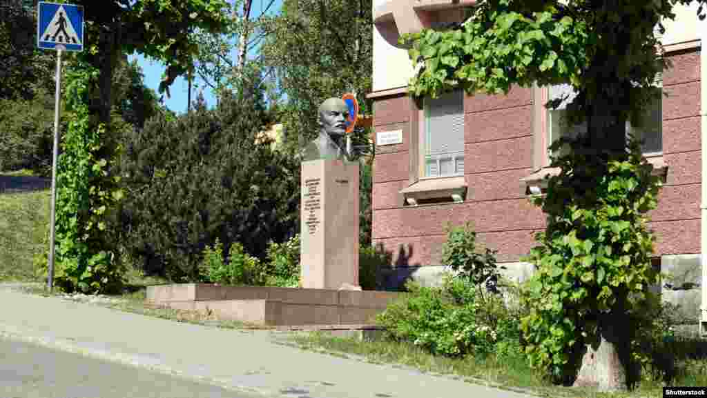 A monument to Soviet founder Vladimir Lenin in Turku, Finland, photographed in 2018. The bust was presented as a gift from Turku’s sister city of Leningrad (now St. Petersburg) in 1977. In April 2022, the monument was removed and placed in storage, but in October 2023 a court ruled the removal was illegal, raising the possibility that Lenin could be returned to the site. 