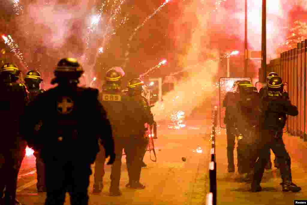 Policija na ulicama Nanterrea, predgrađe Pariza, Francuska, 30. juna 2023.