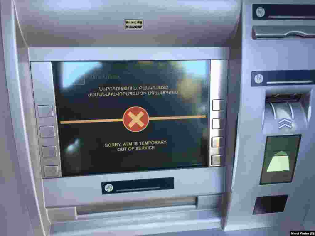 An ATM in the center of Stepanakert. Azerbaijani Foreign Minister Jeyhun Bayramov claimed on December 15 that Karabakh Armenians had “no problems with food or medicines,” adding that Azerbaijan is “ready to provide any humanitarian assistance.” He blamed the recent gas outage on cold weather and mountainous terrain.