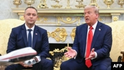 Președintele SUA, Donald Trump, și președintele Poloniei, Karol Nawrocki, în Biroul Oval. 3 septembrie 2025.