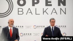 Albanian Prime Minister Edi Rama (left) and Serbian President Aleksandar Vucic in Belgrade on September 2.