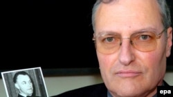 Efraim Zuroff, Centrul Simon Wiesenthal 