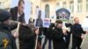 Антикорупціонери передавали звернення в Кабмін на повітряних кульках