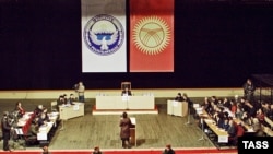 A court opens the judicial trial against ousted president Kurmanbek Bakiev and his 27 aides for April violence.