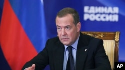 Напередодні колишній президент Росії Дмитро Медведєв опублікував статтю на сайті ТАСС, в якій виступив із погрозами на адресу Фінляндії