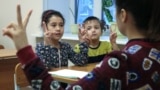 Около 87 процентов детей иностранцев, которые претендовали на обучение в российских школах в новом учебном году, не были зачислены, следует из данных российских властей