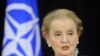Генсекретар НАТО Андерс Фоґ Расмуссен та голова експертної групи Мадлен Олбрайт, Брюссель, 17 травня 2010 року
