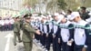Даъватшудагон ба артиш. Акс аз бойгонӣ.