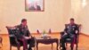 Встреча Валерия Герасимова (слева) и Закира Гасанова в Баку, 7 апреля 2014 г. (фотография - официальный сайт Министерства обороны РФ)պաշտոնական կայքէջի