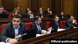 Ոչ իշխանական խմբակցությունների պատգամավորները Ազգային ժողովի նիստի ժամանակ, արխիվ
