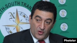Armenia - Former Environment Minister Vartan Ayvazian at a news conference in Yerevan.