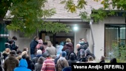 Redovi u COVID ambulanti u Zemunu, Beograd, Srbija, novembar 2020. 