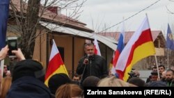 Накануне пресс-служба президента сообщила, что глава государства встретится более чем с 25 жителями республики