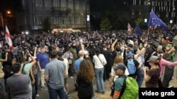 Opoziția georgiană protestează pașnic la o zi după ciocnirile violente