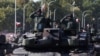 Польские военнослужащие и бронетехника на военном параде в Варшаве, посвященном победе над Красной Армией в 1920 году. 15 августа 2023 года