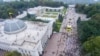 Акція протесту власникаків автомобілів з іноземною реєстрацією під будівлями Кабінету міністрів та Верховної Ради. Київ, 6 вересня 2017 року
