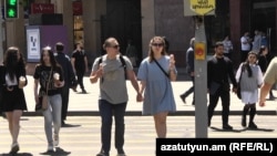 Հայաստան - Ռուսաստանցի զբոսաշրջիկներ Երևանում, մայիս, 2021թ․ 