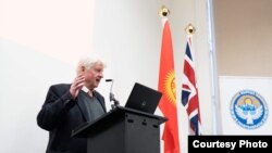 Մեծ Բրիտանիայի վարչապետ Բորիս Ջոնսոնի հայրը՝ Սթենլի Ջոնսոնը, արխիվ