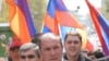 Լեւոն Տեր-Պետրոսյանը գլխավորում է ընդդիմադիրների երթը: