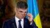 За словами Пристайка, на наступному тижні він планує відвідати фабрику в Британії, аби подивитися, «що ми можемо ще зробити і яка потрібна допомога, щоб це відбулося»