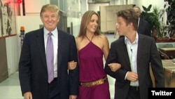 Donald Trump înainte de apariția în programul „Days of Our Lives", cu actrițaArianne Zucker (video grab, 2005). 