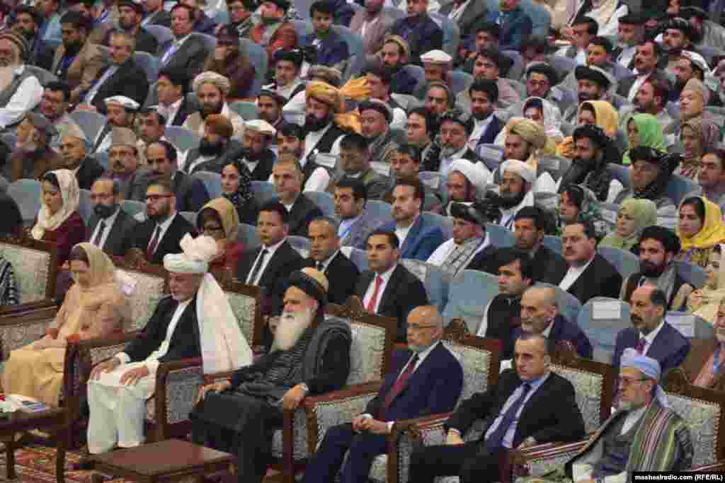 د لویې جرګې ګډونوال به افغان حکومت ته له طالبانو سره د سولې په اړه مشوره ورکړي.