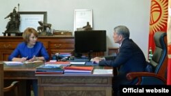 Кыргыз-орус өнүктүрүү фондунун жетекчиси Нурсулу Ахметова президенттин кабыл алуусунда