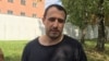 Павал Севярынец пасьля адбыцьця 10-суткавага арышту выйшаў з турмы на Акрэсьціна. Менск, 16 жніўня 2018 году