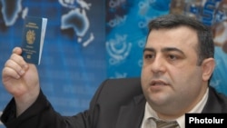 Անձնագրերի եւ վիզաների վարչության պետ Հովհաննես Քոչարյան, արխիվ
