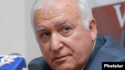 Armenia -- Razmik Zohrabian, one of the leaders of the ruling HHK in a press conference. 05Oct2009
