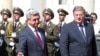 Армения - Президент Армении Серж Саргсян (слева) встречает своего польского коллегу Бронислава Коморовского, Ереван, 28 июля 2011 г. 