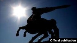 Armenia -- Statue "Sasuntsi Davit" by Yervand Kochar in Yerevan, 15Jun2012