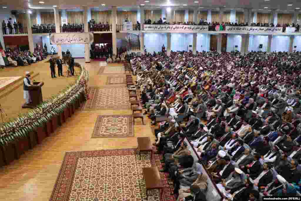 د افغانستان ځېنو سیاستوالانو له جرګې څخه پرېکون اعلان کړی.&nbsp;