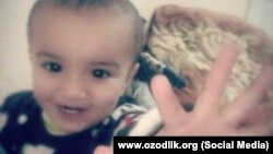2 yoshli Muhammadsodiq 7 mart kechqurungi 6 atrofida uyi eshigining tagida yo‘qolib qolgan.