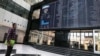 Since Amini's death, TEDPIX, the main index of the Tehran Stock Exchange (TSE), has dropped more than 7 percent, while the $120 million that has left the TSE equals about 10 percent of the market's total capital. (file photo)