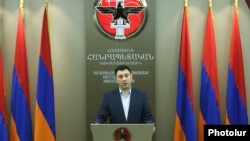 ՀՀԿ խոսնակ, ԱԺ փոխնախագահ Էդուարդ Շարմազանովը ասուլիսի ժամանակ, արխիվ