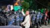 „Dirijorul” din Piaţa Victoriei, prieten cu soţul Giorgianei Hosu, procuroarea care anchetează dosarul 10 august