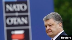 Președintele Ucrainei, Petro Poroșenko la sosirea, astăzi, la summitul de la Varșovia 