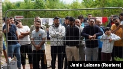 According to Vilnius, thousands of migrants have tried to make their way into Lithuania from Belarus in recent weeks. 