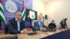 Слева направо: Вице-президент Бадра Гунба, президент Аслан Бжания, ведущий пресс-конференции Алхас Чолокуа