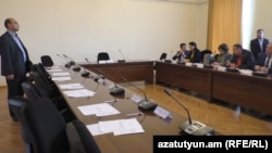 Ընդդիմությունը բոյկոտում է Վանաձորի ավագանու նիստը, արխիվ 