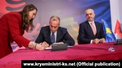 Ալբանիայի վարչապետ Էդի Ռամա (աջից) և Կոսովոյի վարչապետ Ռամուշ Հարադինայ, արխիվ